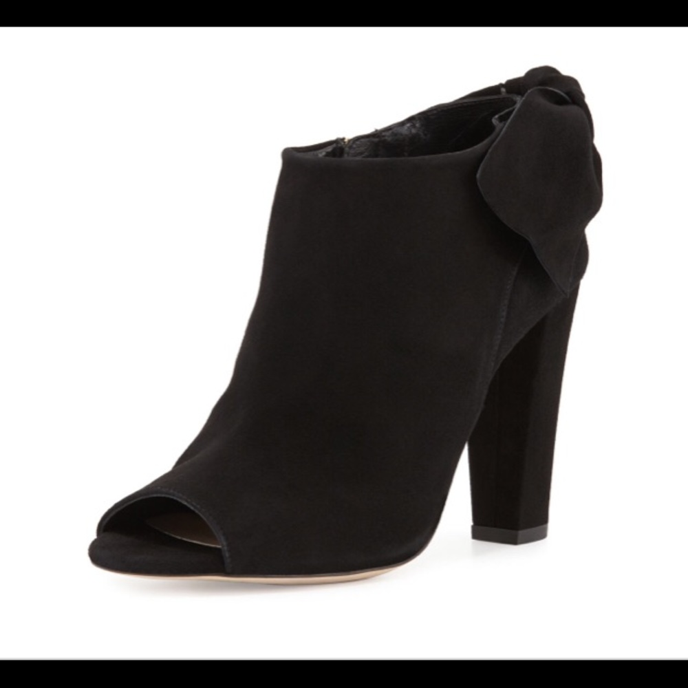 Delman suede bootie with zip. Holidays or with jeans for a fun look. SZ 7.5